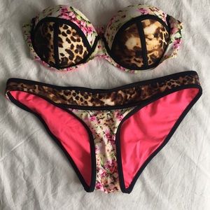 Strapless bathing suit